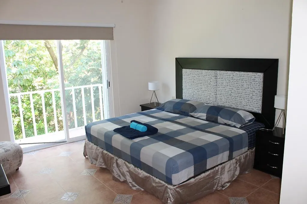 فندق مبيت وإفطار بلايا ديل كارمن Villa Tucano B&B